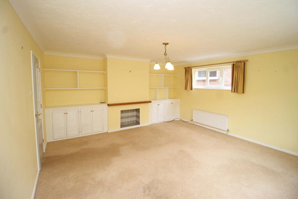 Renwick Park West, West Runton NR27 3 bed detached house £1,300 pcm