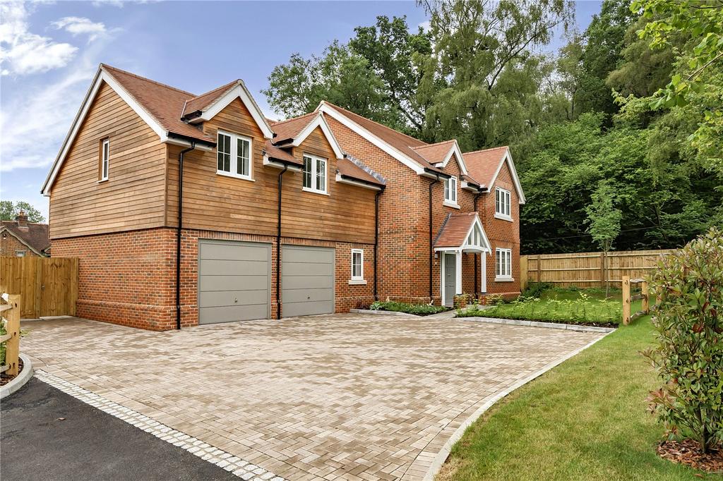Saunders Lane, Awbridge, Romsey, Hampshire, SO51 4 bed detached house