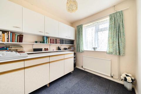 63 Bowhill, Bedford, MK41 8EF