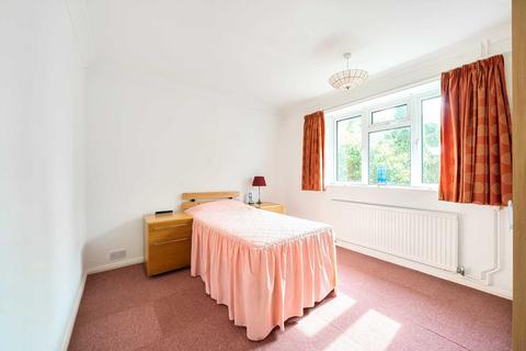 63 Bowhill, Bedford, MK41 8EF
