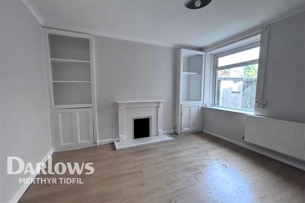 Llantrisant Road 3 bed terraced house £750 pcm (£173 pw)