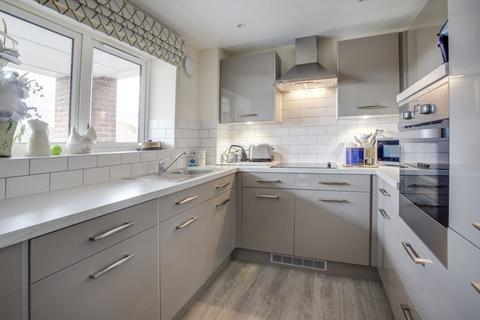 1 bedroom flat for sale, Heath Lodge, Marsh Road, Pinner