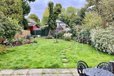 11 Larkswood Rise, Pinner, HA5 2HH