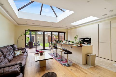 5 bedroom semi-detached house for sale, Vicarage Way, Harrow