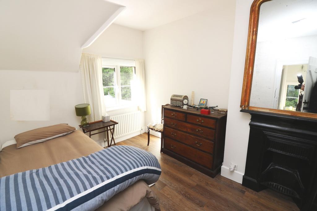 Glenluce Cottage, Thorpe B3