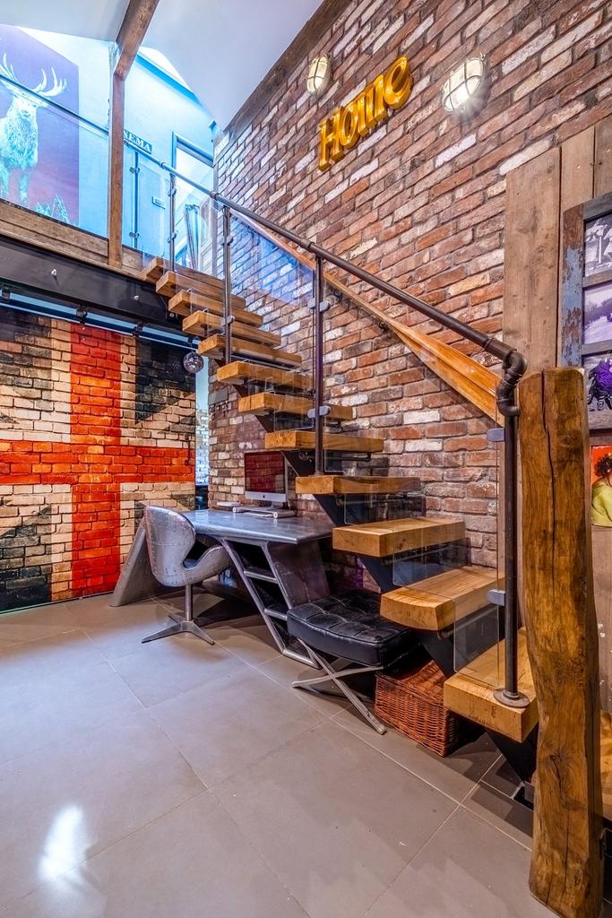 Feature Staircase