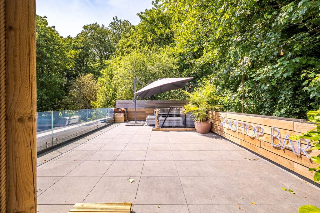 Rooftop Terrace/Bar