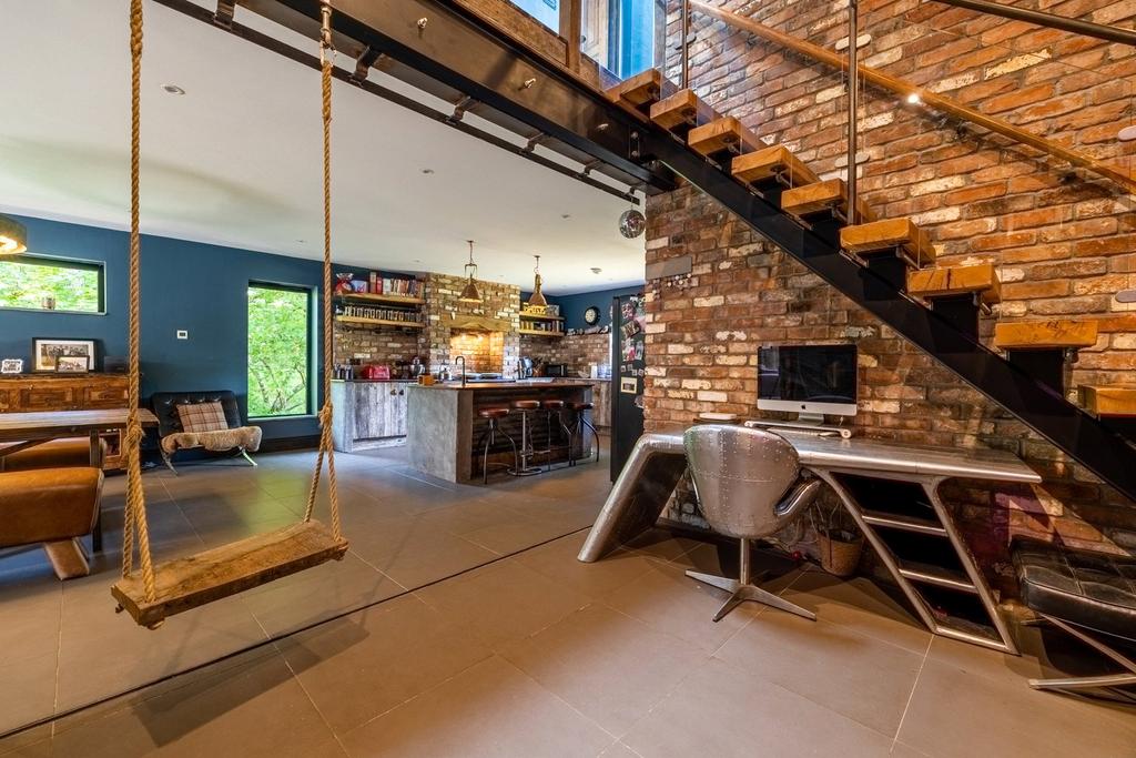Feature Staircase