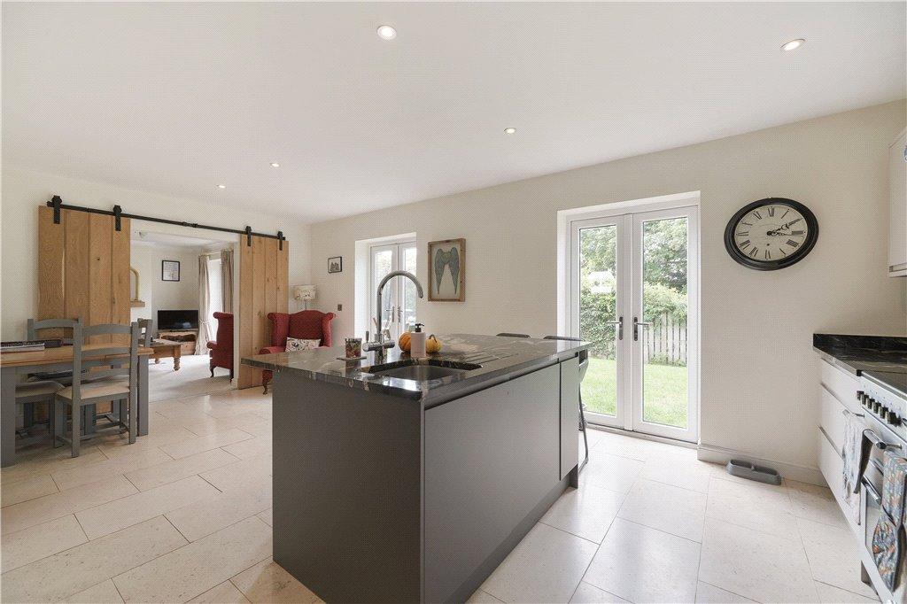 Kitchen/Dining Area