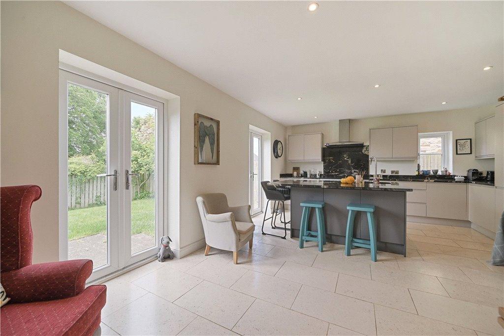 Kitchen/Dining Area