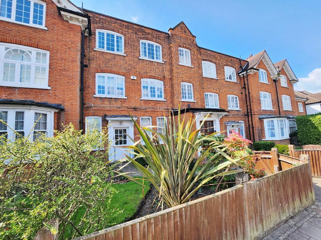 Cecil Park, Pinner 2 bed ground floor flat £570,000