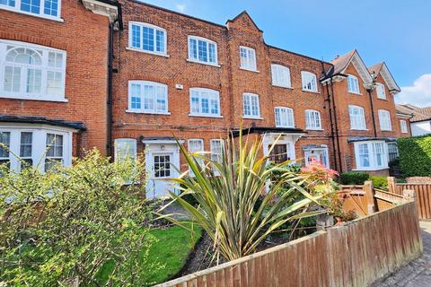 52 Cecil Park, Pinner, HA5 5HH