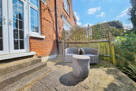 52 Cecil Park, Pinner, HA5 5HH