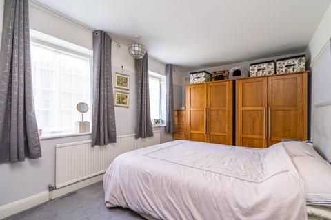 3 bedroom apartment for sale, Capel Gardens, Pinner