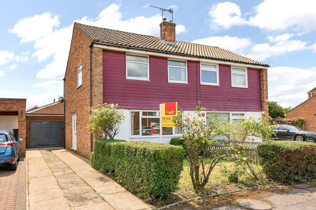 SunburyonThames, Surrey, TW16 3 bed semidetached house for sale £