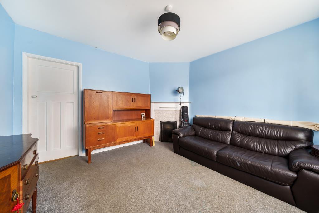 Buckingham Crescent, Bicester, OX26 3 bed terraced house to rent £