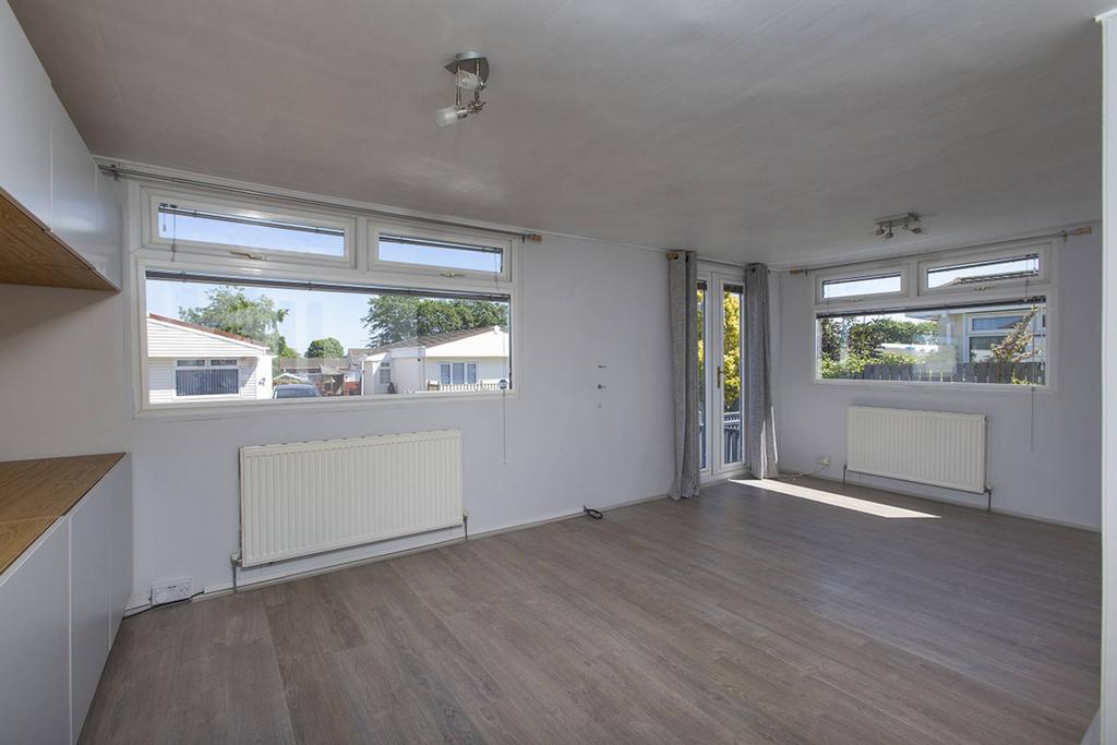 17 Pentland Park, Loanhead, EH20 9PA 2 bed park home for sale £90,000