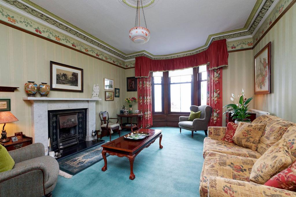 Ladybank, 7 Shore Road, Innellan, Dunoon, PA23 7TN 4 bed detached house