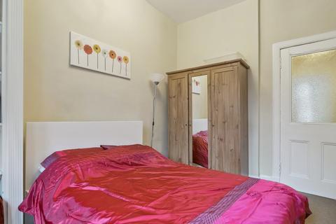 3/1, 1 Laurel Place, Glasgow, G11 7RE