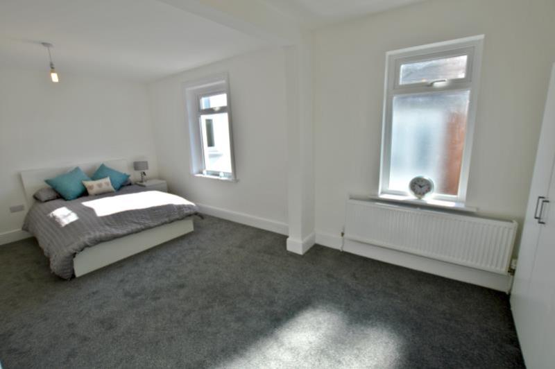 BEDROOM 333 med