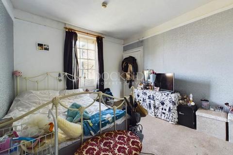 4 bedroom townhouse for sale, Mansion Row, Medway, Gillingham, Kent, ME7 5SE