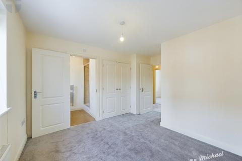3 bedroom semi-detached house to rent, Foskett Way, Aylesbury