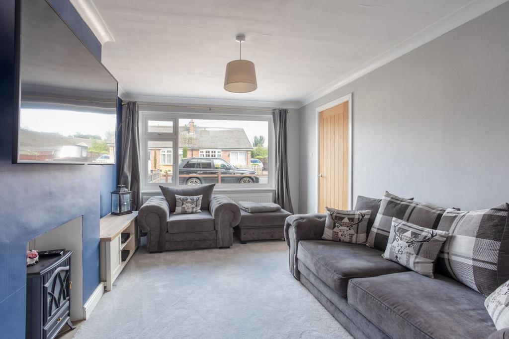 Fairways Avenue, Harrogate 3 bed semidetached house for sale £280,000