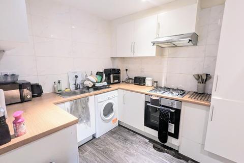 2 bedroom flat to rent, St Andrews Street, Kettering, NN16