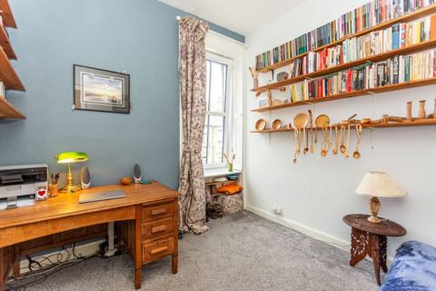 17 Noble Place, Edinburgh, EH6 8AX