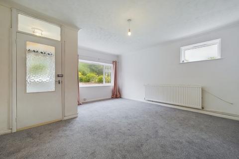 2 bedroom ground floor flat to rent, The Riviera, Sandgate