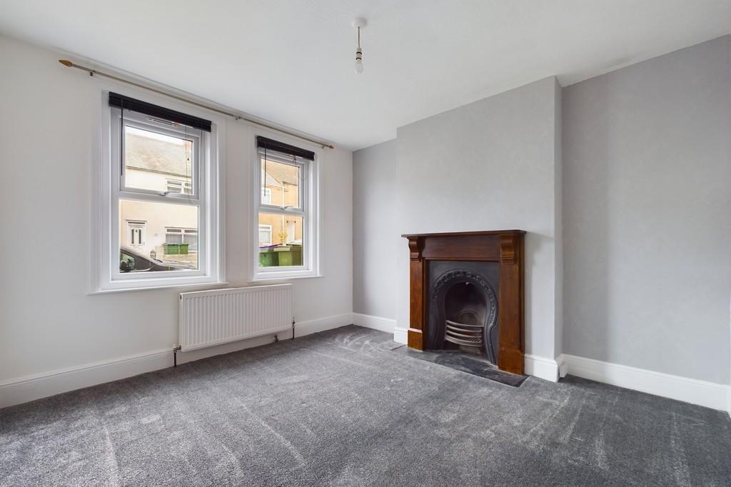 Dudley Road, Folkestone 3 bed terraced house £1,200 pcm (£277 pw)