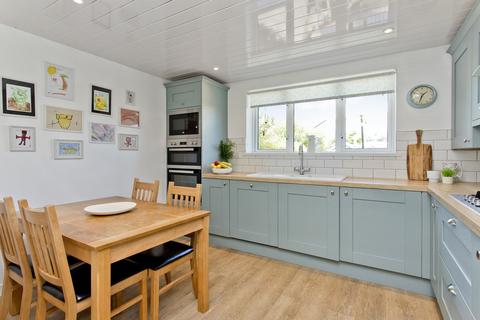 14 Burgh Road, Prestwick, KA9 1QU