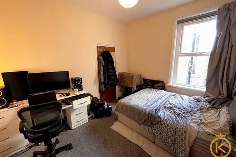 5 bedroom terraced house to rent - Francis Avenue, Southsea