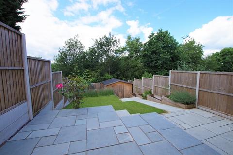 37 Lark Rise, Uttoxeter, ST14 8SZ