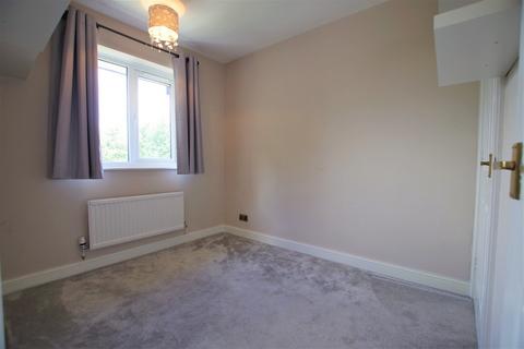 37 Lark Rise, Uttoxeter, ST14 8SZ