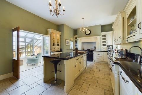 5 bedroom detached house for sale, Church Street, Hartshorne