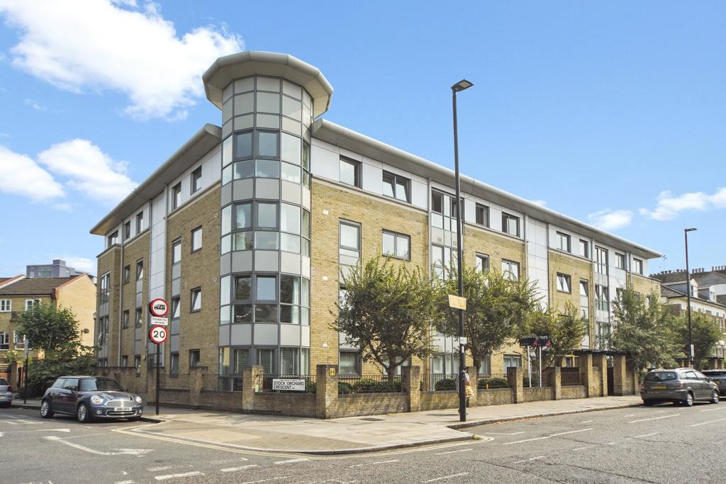 Caledonian Road, Islington, London 3 bed flat to rent £3,050 pcm (£