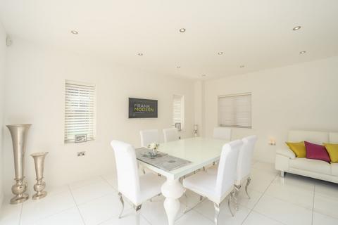 9 Vawser Crescent, Peterborough, PE3 6FU