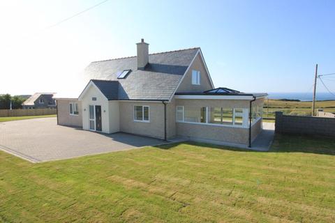 3 bedroom detached house for sale - Holyhead Road, Cemaes Bay