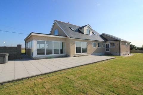 3 bedroom detached house for sale - Holyhead Road, Cemaes Bay