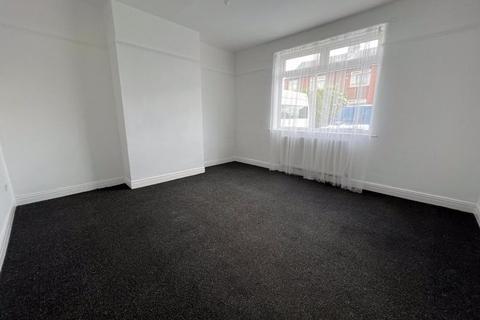 2 bedroom flat to rent, Irthing Avenue, Newcastle Upon Tyne NE6