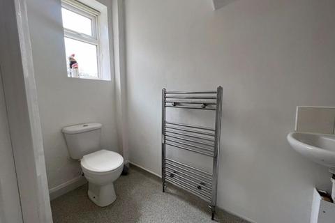 2 bedroom flat to rent, Irthing Avenue, Newcastle Upon Tyne NE6