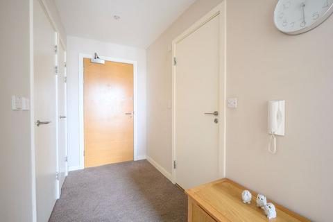 1 bedroom flat for sale, The Heart, Walton-On-Thames