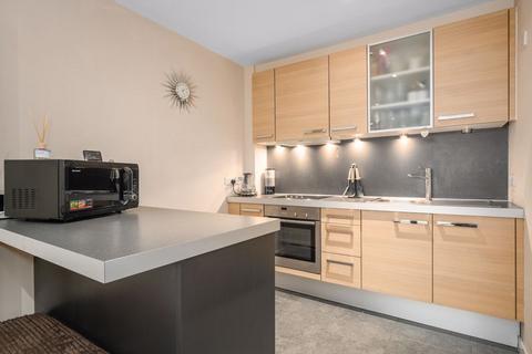 1 bedroom flat for sale, The Heart, Walton-On-Thames