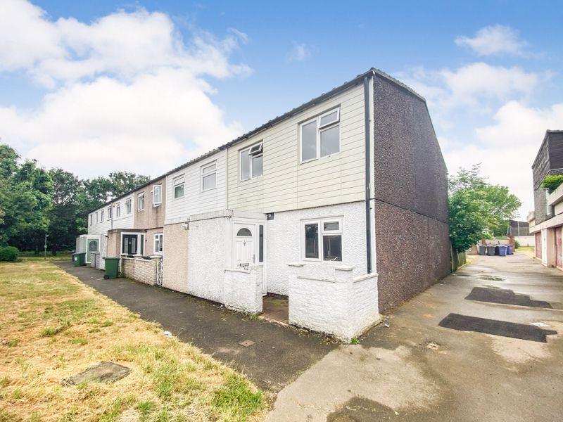 Foxglove Road, South Ockendon 3 bed end of terrace house for sale £