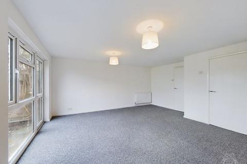 19 Foxglove Road, South Ockendon, RM15 6EU
