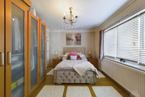 513 Broxburn Drive, South Ockendon, RM15 5QA