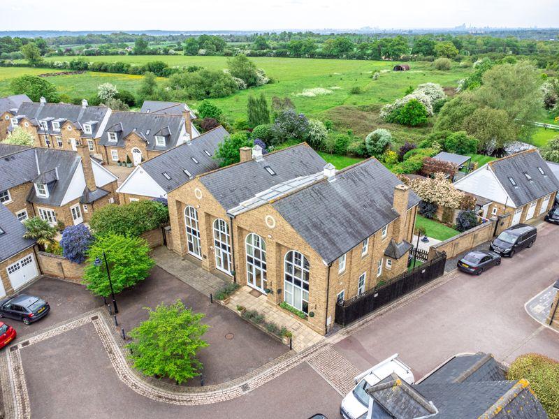 Orchid Close, Goffs Oak EN7 6 bed semidetached house £1,645,000