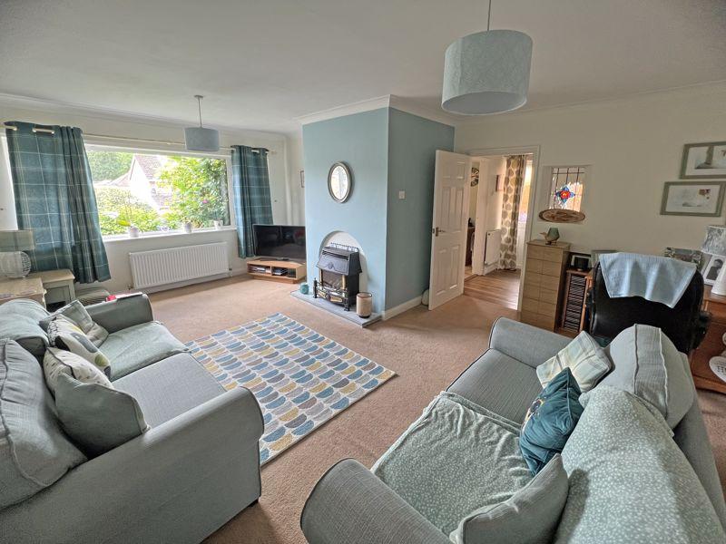 Hillside Avenue, Bridgnorth WV15 3 bed semidetached house for sale £