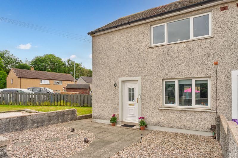38 Holms Avenue, Dreghorn, Irvine... 2 bed end of terrace house £100,000
